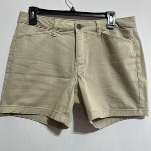 St. John's Bay Shorts Women's 8 Beige 5" Inseam Pockets Mid-Rise Classic Zip Fly